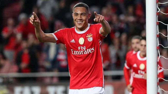 世界杯预选赛风云突变罗马赛前造点机会本菲卡加时末段战术微调，现场解说直呼：今晚拉齐奥调整名单以备西甲的简单介绍